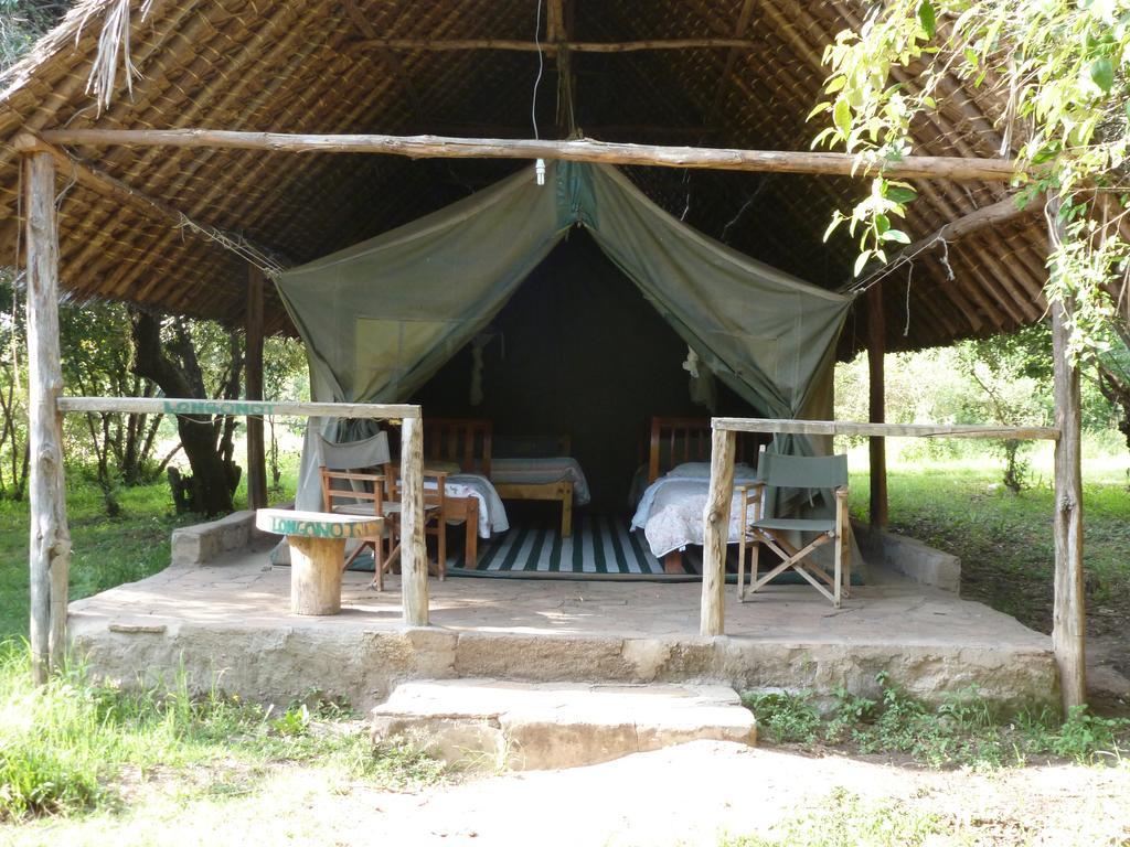 Enchoro Wildlife Camp Hotel Ololaimutiek ภายนอก รูปภาพ
