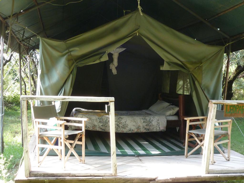 Enchoro Wildlife Camp Hotel Ololaimutiek ภายนอก รูปภาพ