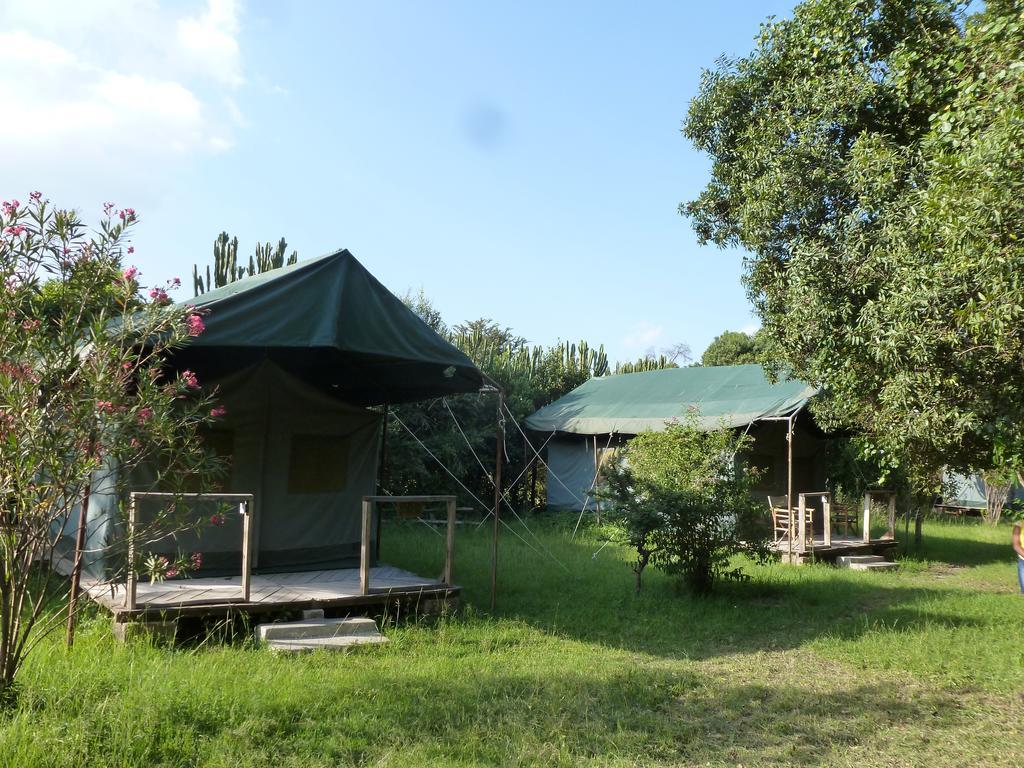 Enchoro Wildlife Camp Hotel Ololaimutiek ภายนอก รูปภาพ