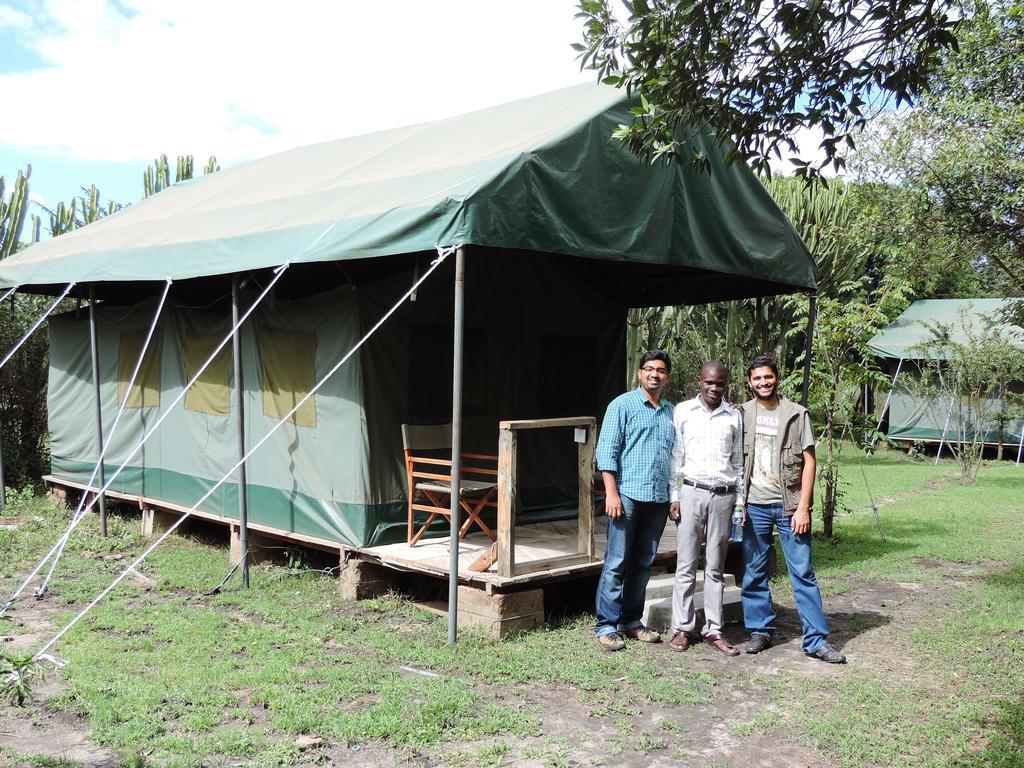 Enchoro Wildlife Camp Hotel Ololaimutiek ภายนอก รูปภาพ