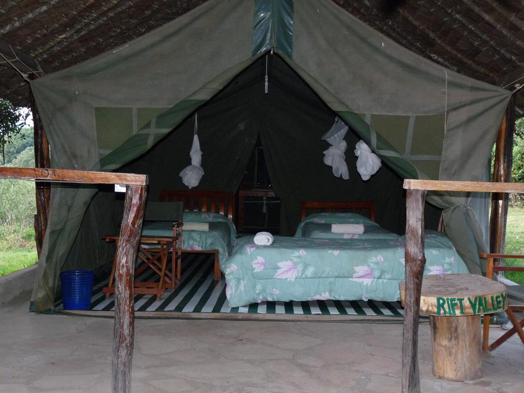 Enchoro Wildlife Camp Hotel Ololaimutiek ภายนอก รูปภาพ