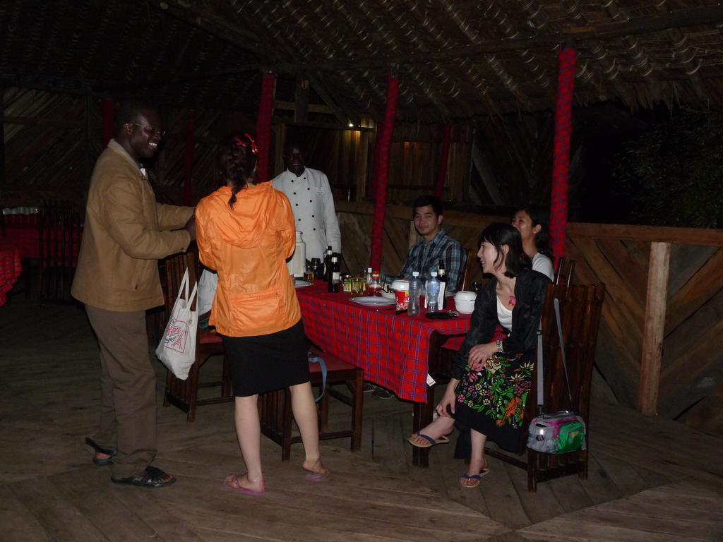Enchoro Wildlife Camp Hotel Ololaimutiek ภายนอก รูปภาพ