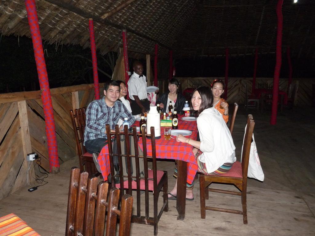 Enchoro Wildlife Camp Hotel Ololaimutiek ภายนอก รูปภาพ