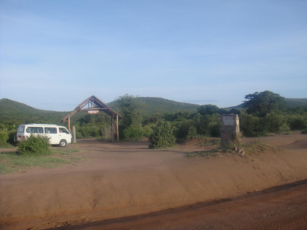 Enchoro Wildlife Camp Hotel Ololaimutiek ภายนอก รูปภาพ