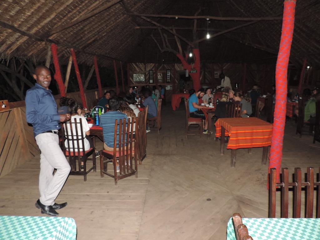 Enchoro Wildlife Camp Hotel Ololaimutiek ภายนอก รูปภาพ
