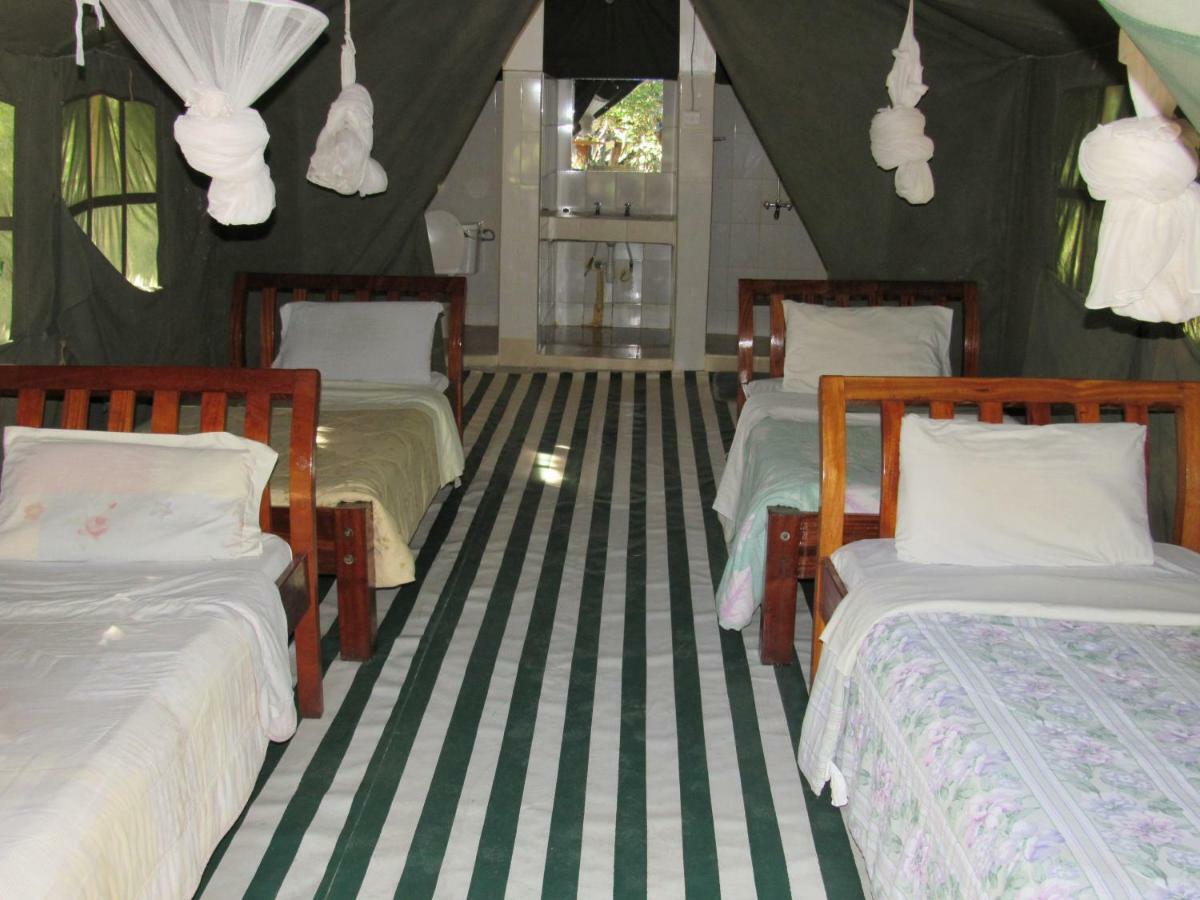 Enchoro Wildlife Camp Hotel Ololaimutiek ภายนอก รูปภาพ