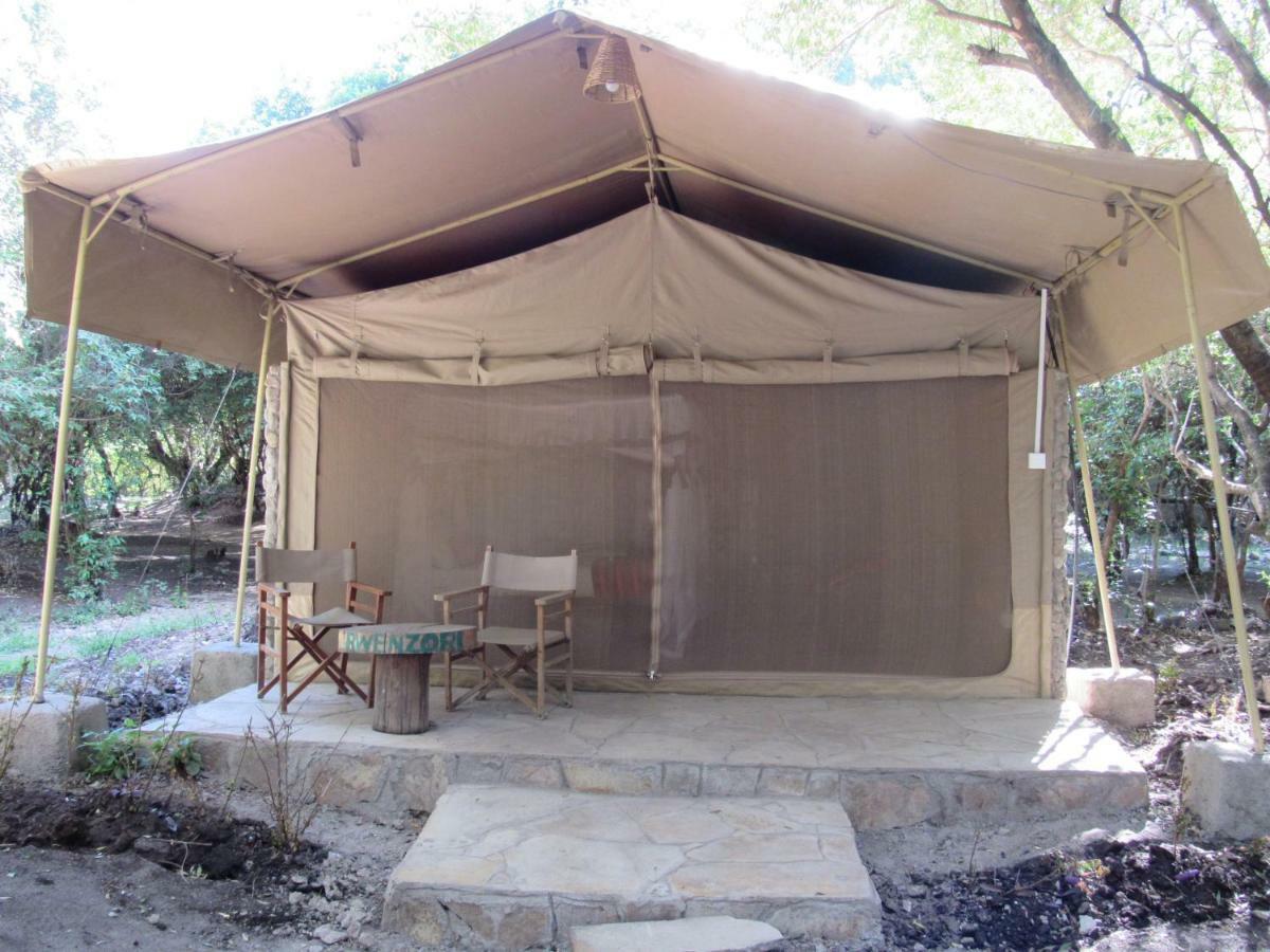 Enchoro Wildlife Camp Hotel Ololaimutiek ภายนอก รูปภาพ