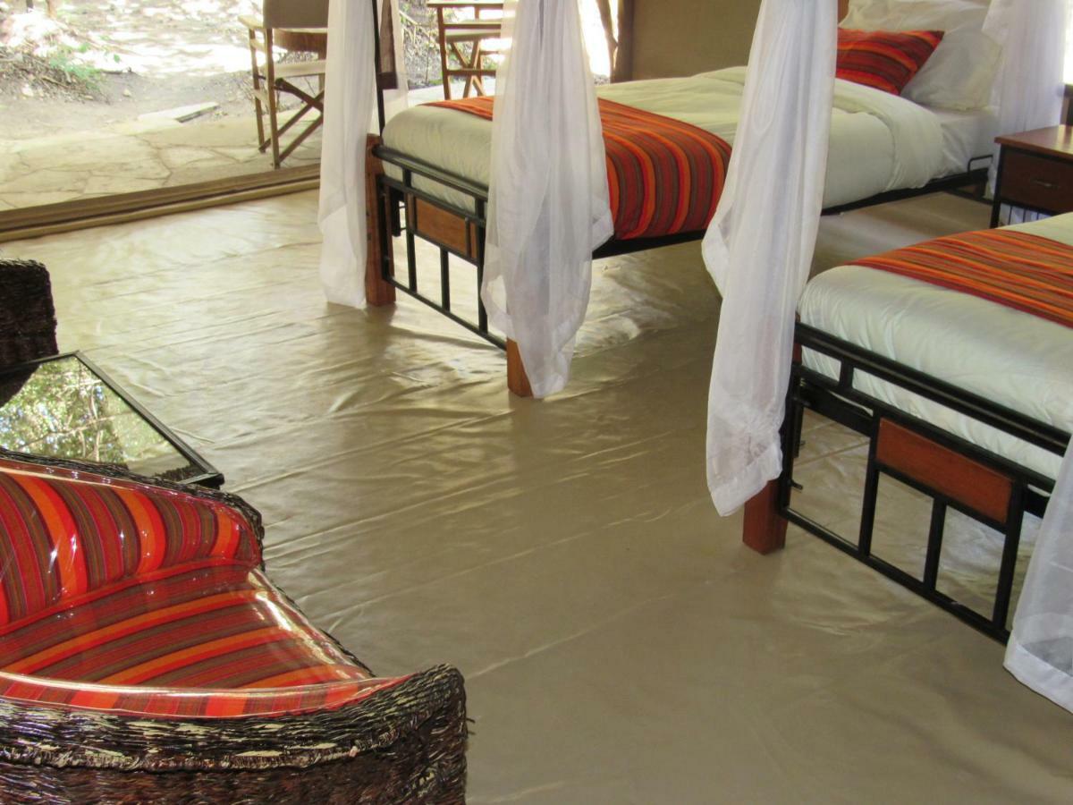 Enchoro Wildlife Camp Hotel Ololaimutiek ภายนอก รูปภาพ