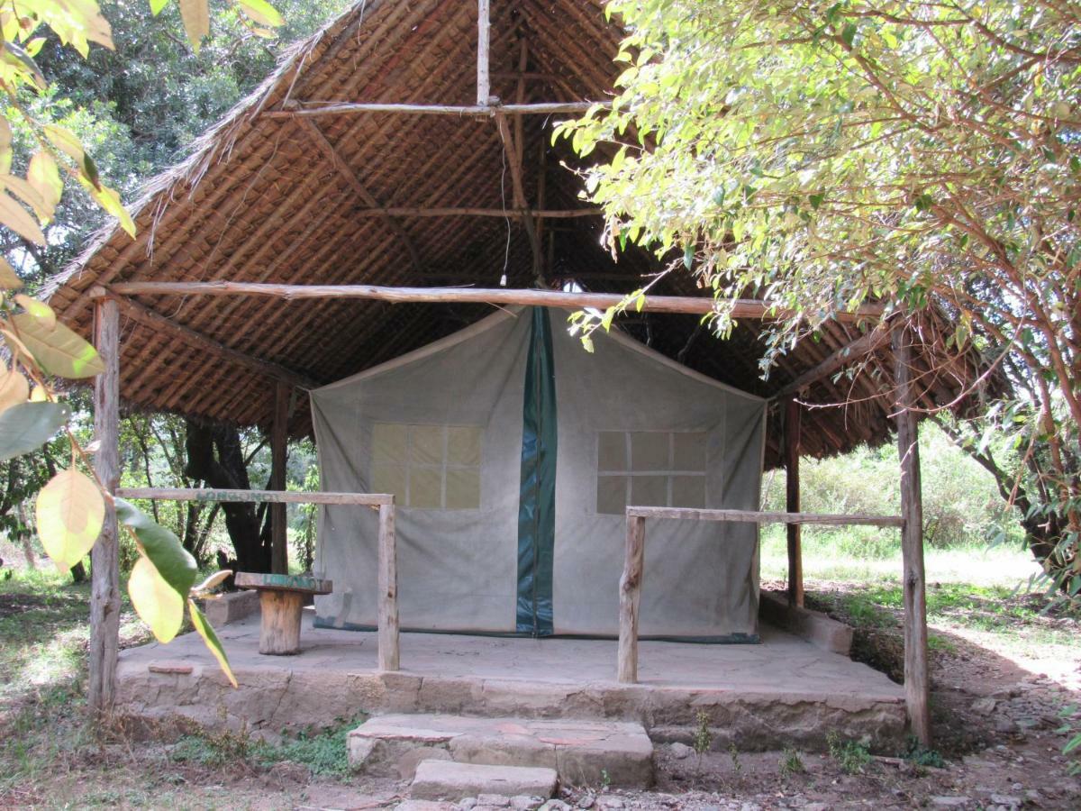 Enchoro Wildlife Camp Hotel Ololaimutiek ภายนอก รูปภาพ